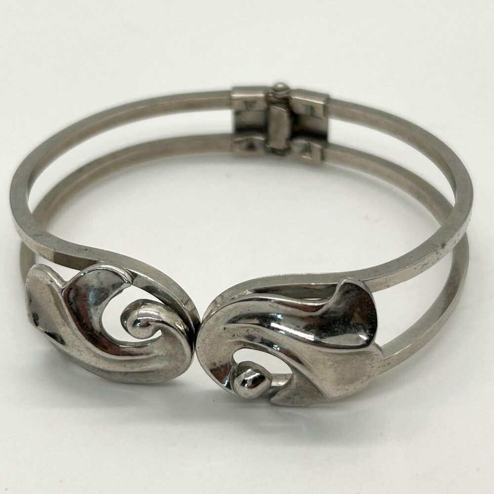 Silver-Tone Hinged Bracelet With Abstract Swirl Design & Double Band Clamper